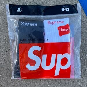 White & Black Cushion Hanes Supreme Crew socks 2 pairs